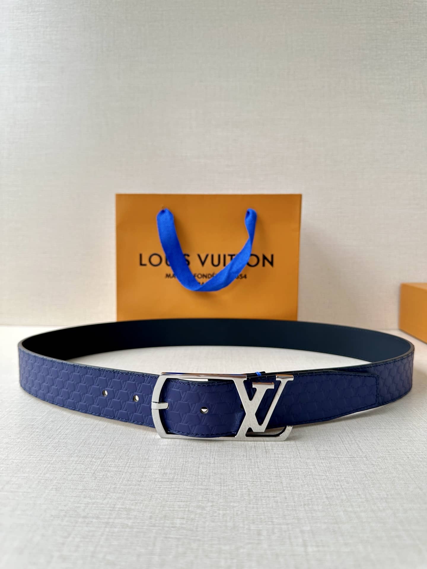 LV Belt-028
